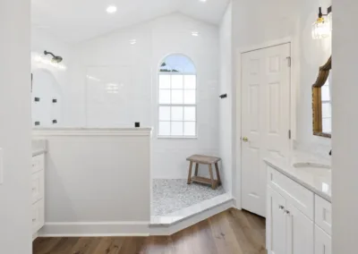 Arched Mirror Bath project, bathroom remodeling by Greystone Kitchens in Jacksonville, FL, photo 6 of 6