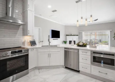Black & White Kitchen project, kitchen remodeling by Greystone Kitchens in Jacksonville, FL, photo 3 of 6