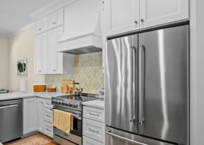 Family Gathering Kitchen project, kitchen remodeling by Greystone Kitchens in Jacksonville, FL, photo 3 of 8