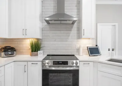 Black & White Kitchen project, kitchen remodeling by Greystone Kitchens in Jacksonville, FL, photo 6 of 6